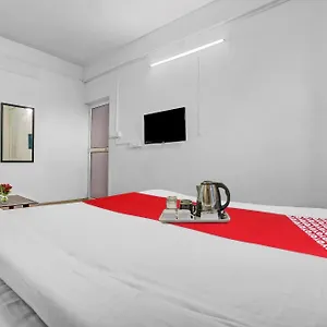 Hotel O Majestic Group, Kochi